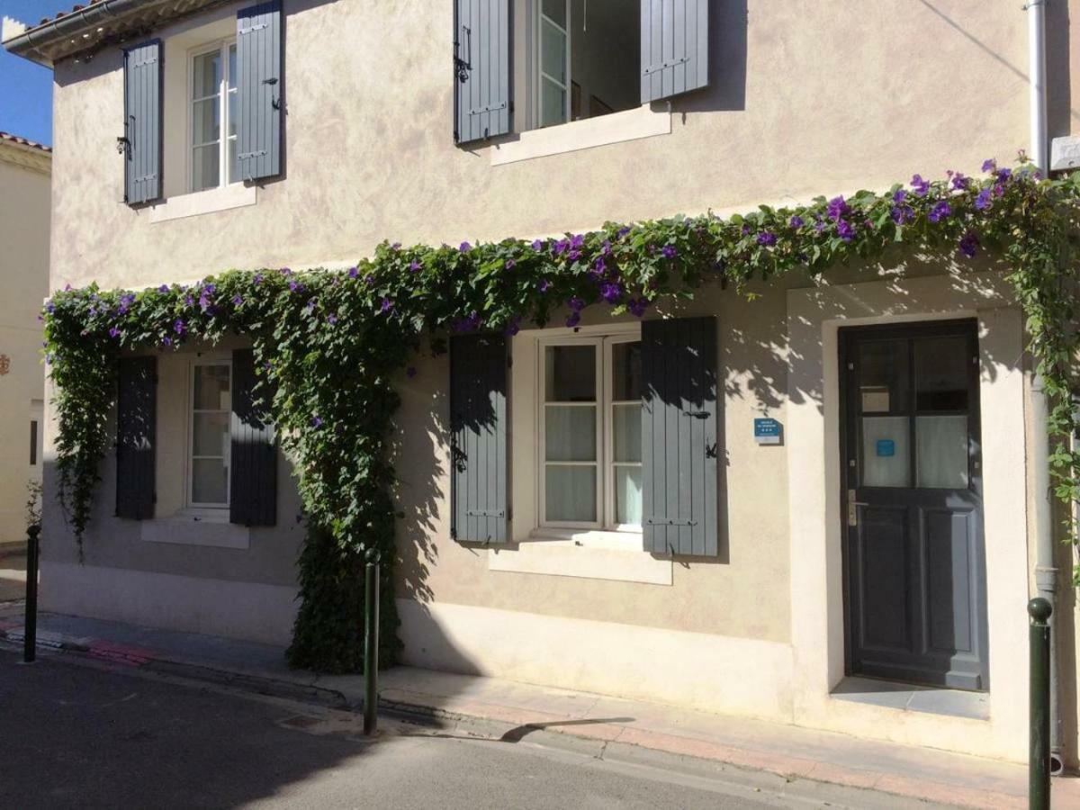 Au Coeur Des Remparts Apartment Aigues-Mortes Luaran gambar