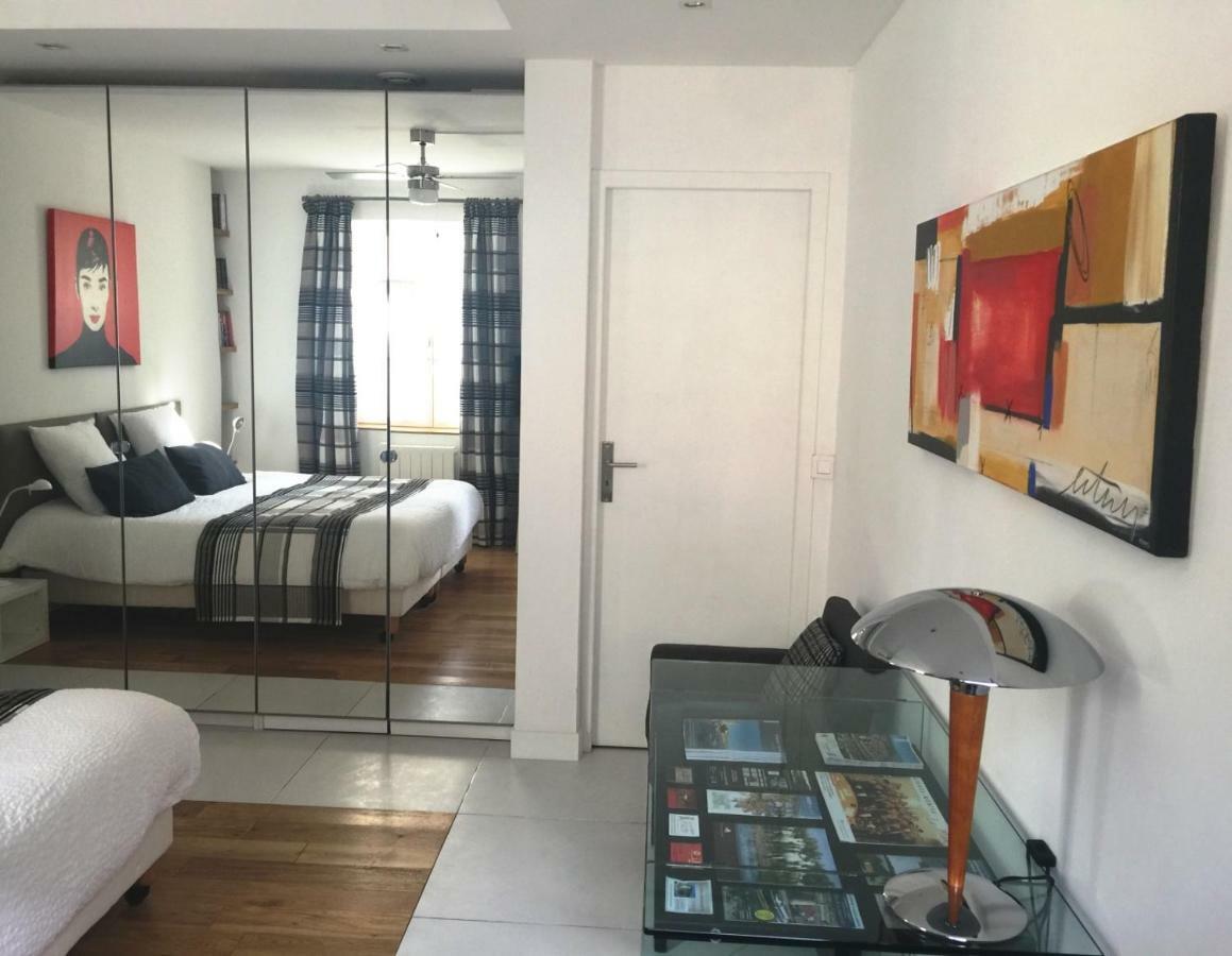 Au Coeur Des Remparts Apartment Aigues-Mortes Luaran gambar