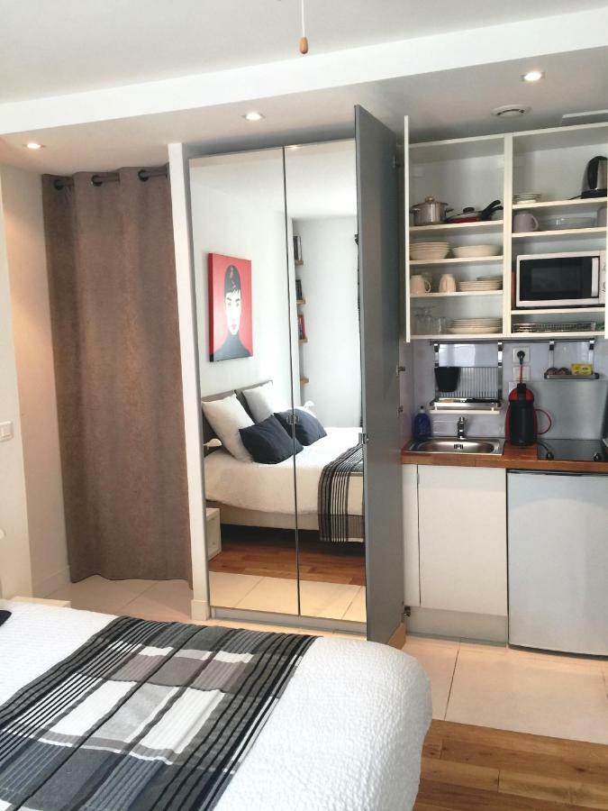 Au Coeur Des Remparts Apartment Aigues-Mortes Luaran gambar